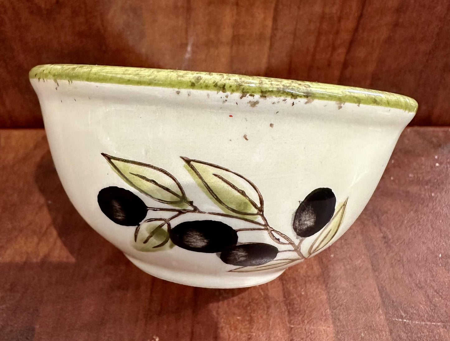 small round dish (olive)(Green Rim)