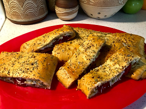 Wendy's Tomato Pesto Turnover