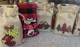 2 2oz in a holiday bag