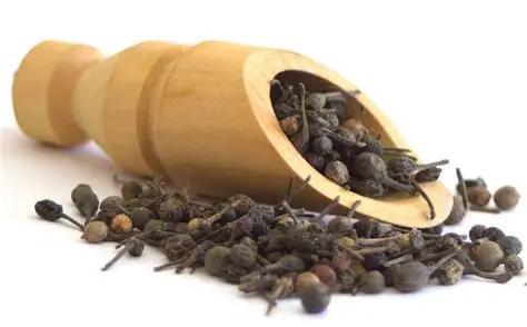 Madagascar Black Pepper-Infused Oil